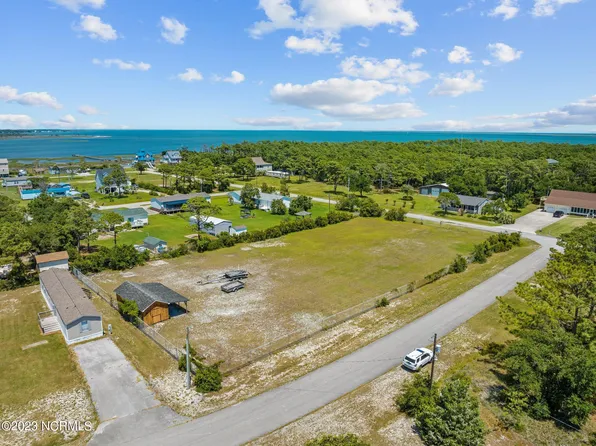 159 Barbee Street, Harkers Island, NC 28531