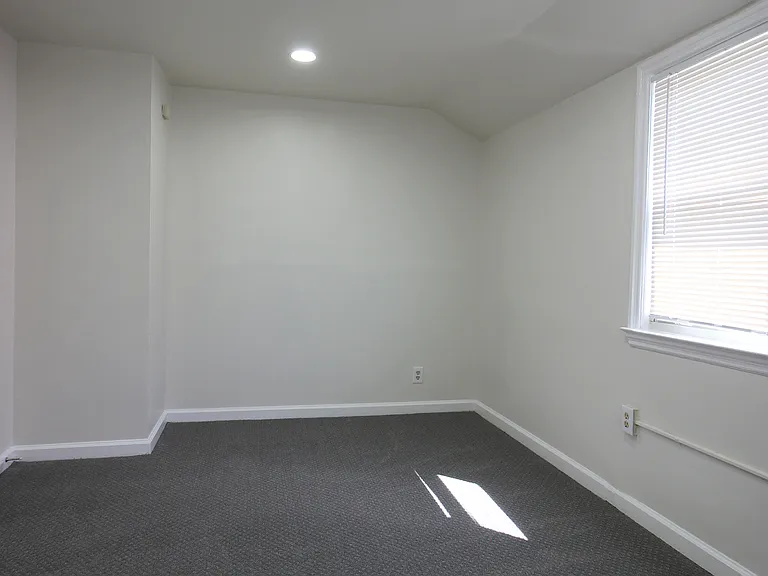 3719 Kemper Rd — Photo 13