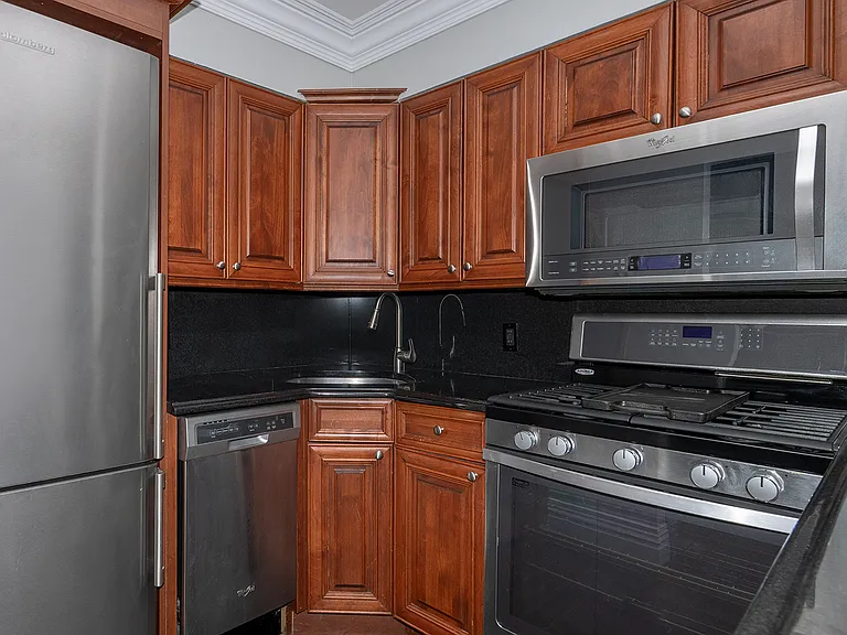 Fairfield Terrace At Lynbrook Village — Photo 10