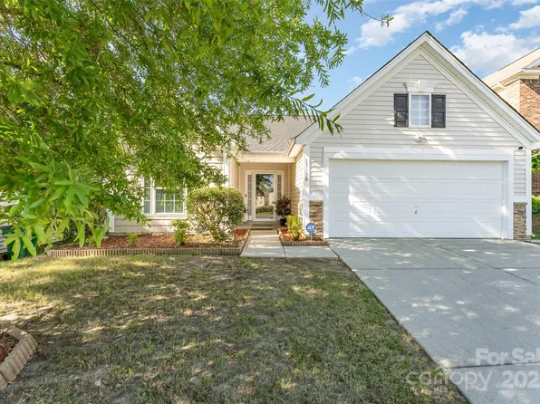 13830 Riding Hill Ave, Charlotte, NC 28213