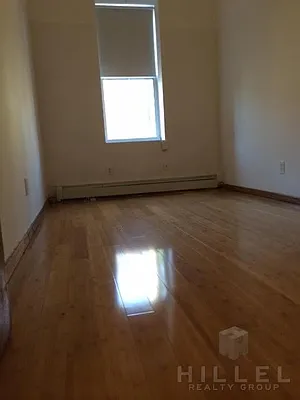 Rented by Hillel Realty Group | media 8