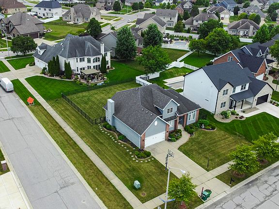 2nd image of 310 Cornwall Cir