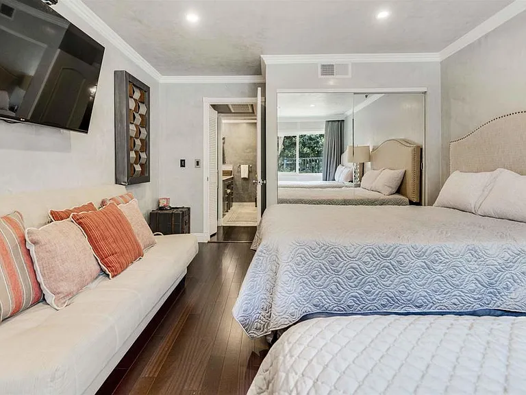 5705 Friars Rd #11 — Photo 20