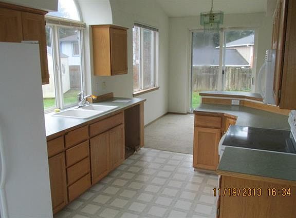 3rd image of 2216 148th St E