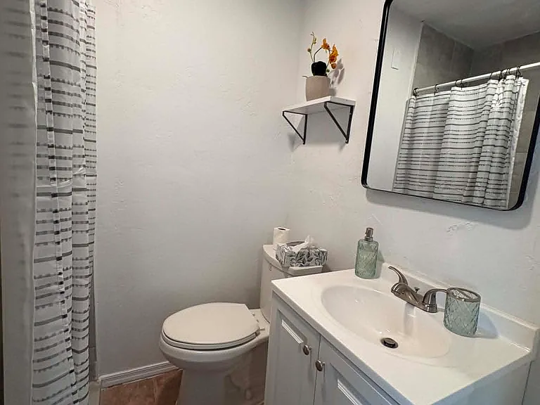 2435 N Edith Blvd — Photo 11