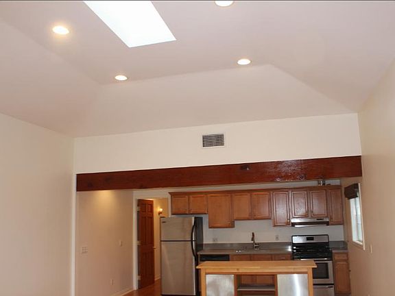 2nd image of 612 Brooks Ave