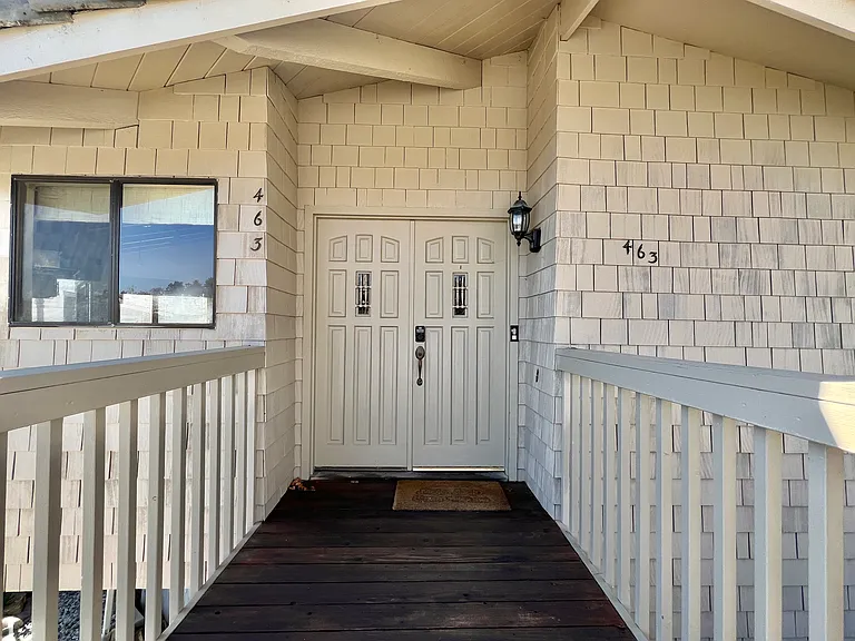463 Sea Horse Dr — Photo 5
