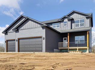 21322 University Ave NW, Oak Grove, MN 55011