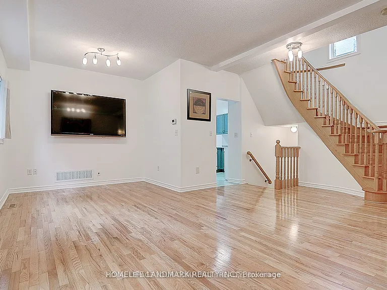 48 Kaitlin Dr — Photo 12