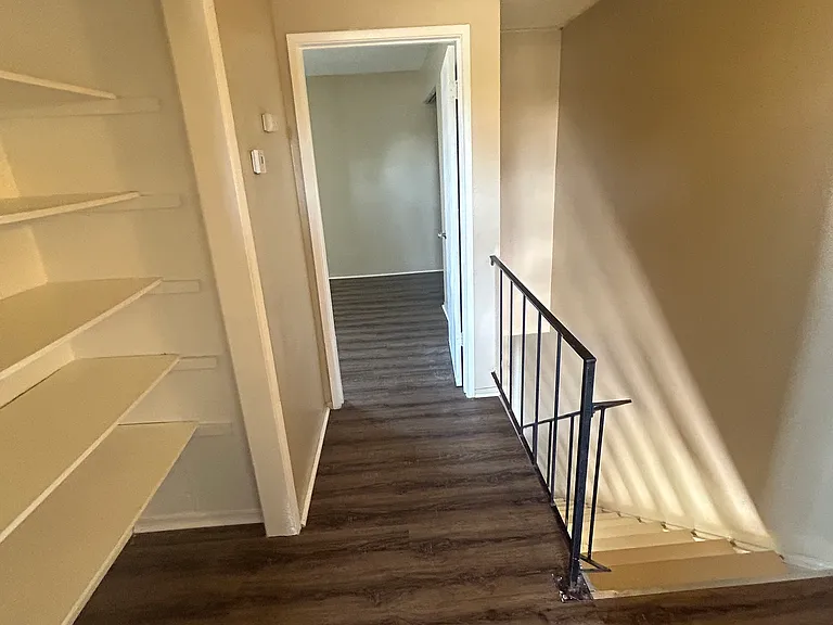 Glenn Apartments — Photo 10