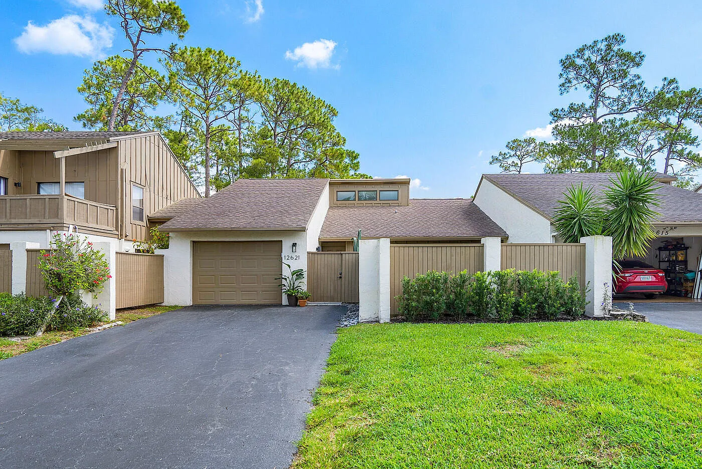 3 bed, 2.0 bath, 1206 sqft, $3,500 — Photo 2