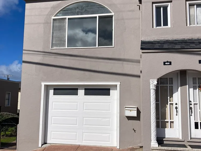 409 Orange Ave W — Photo 1