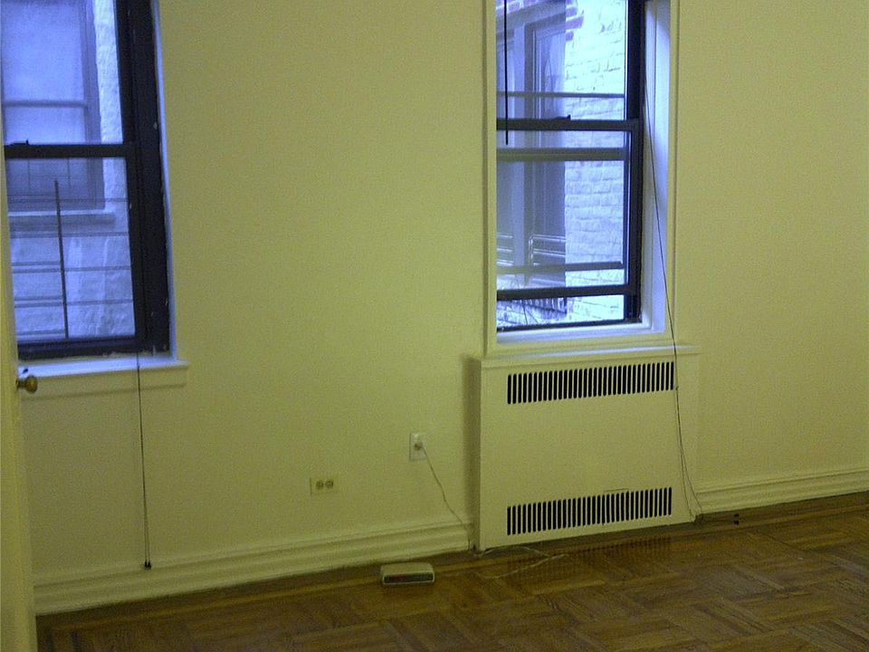 2nd image of 130 Fenimore St APT 3C