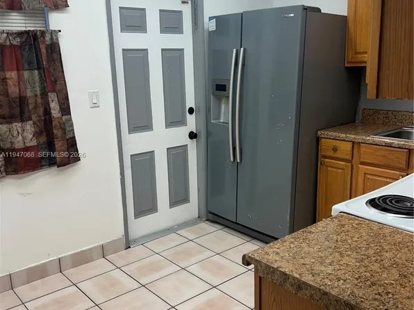 9203 NW 38th Dr APT 12, Pompano Beach, FL 33065