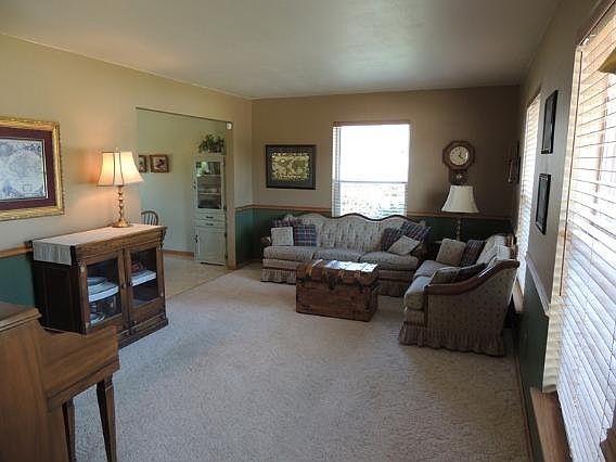 2nd image of 2512 Mary Ann Ct