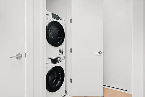 Laundry, photo 1