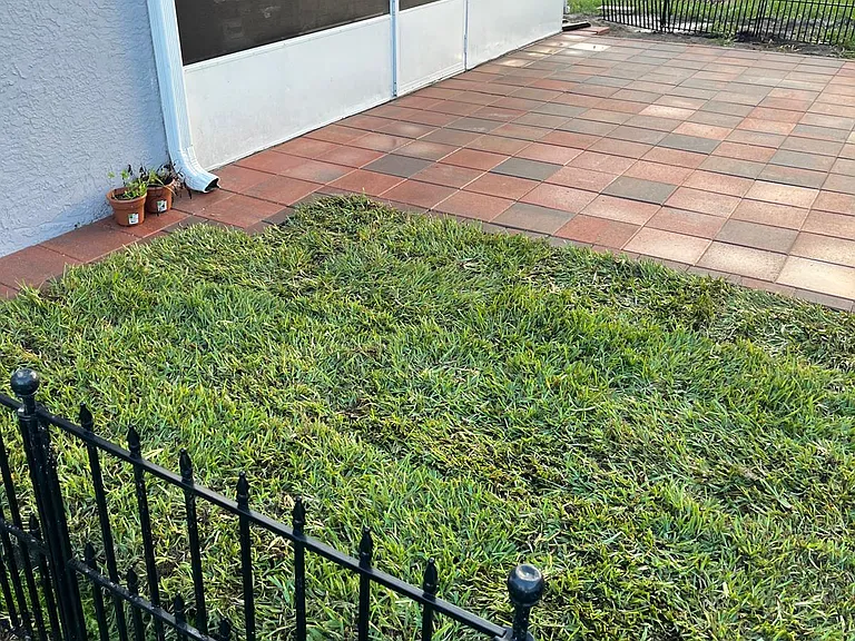 1049 Amanda Kay Cir — Photo 17