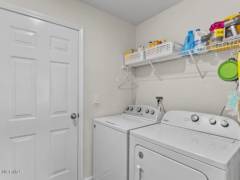 680 Aurora Pl — Photo 27