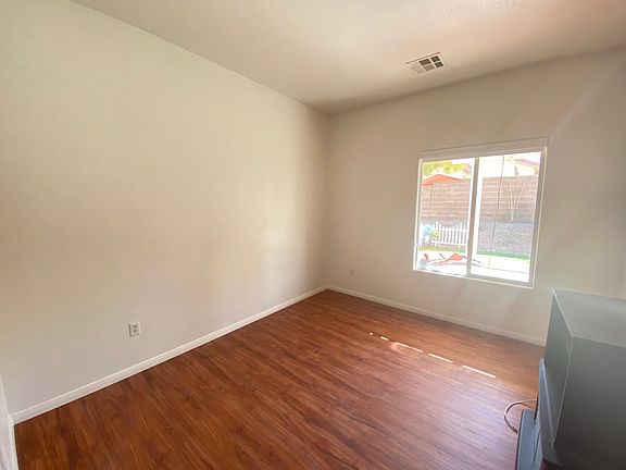 5th image of 3647 Cherbourg Ave