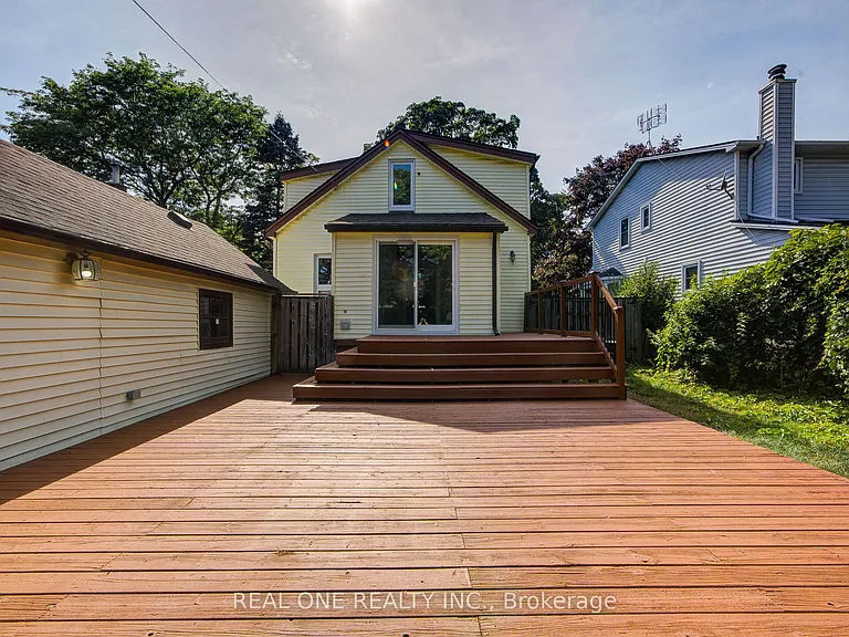 4052 Saint James Ave — Photo 42