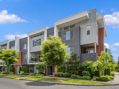 11530 117th Ln NE #2, Kirkland, WA, 98034