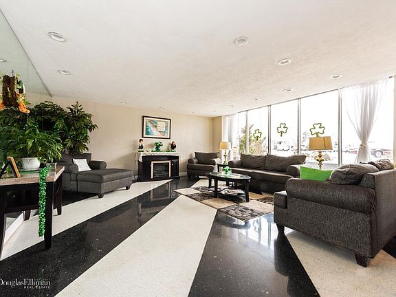 2nd image of 560 W Broadway APT 5R