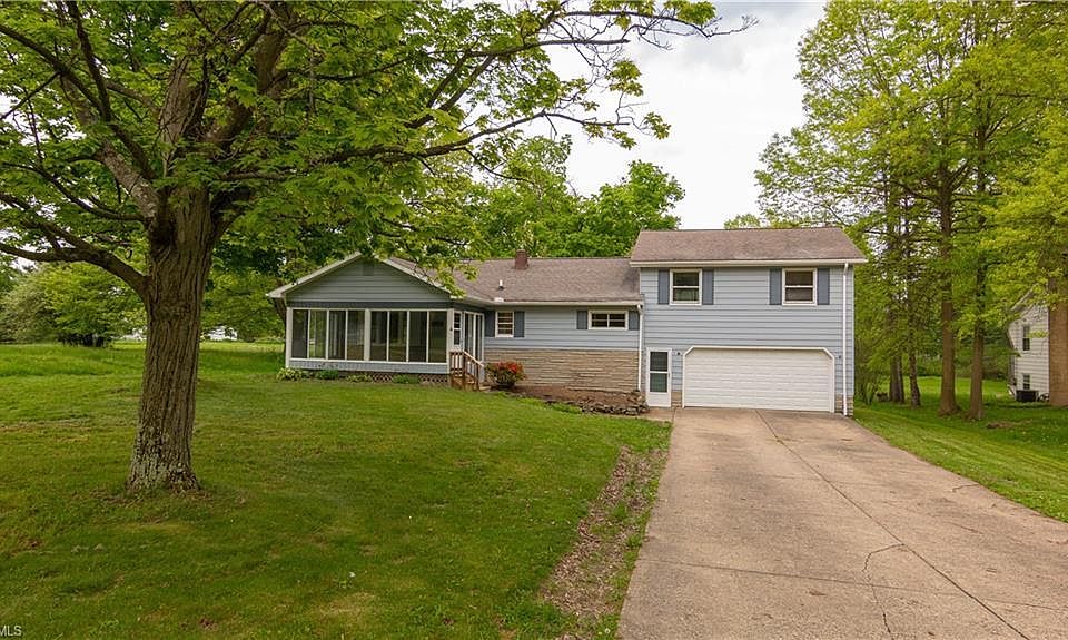 1st image of 4033 Pleasant Valley Ln