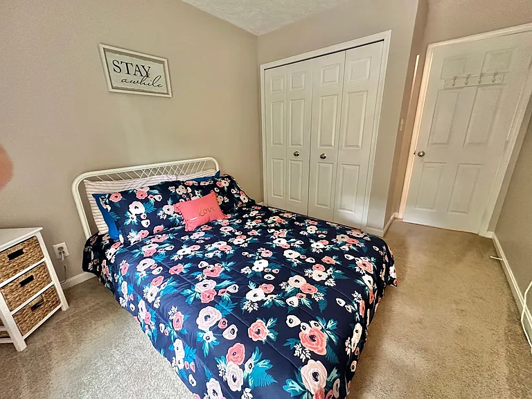 103 Staunton Ct — Photo 34