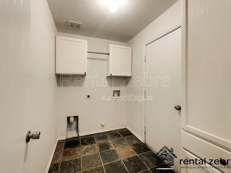 1336 Castle Ridge Rd — Photo 10