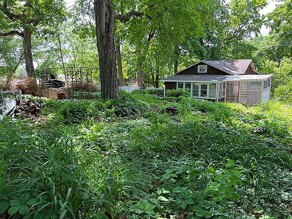 5th image of 3468 Shoreline Dr