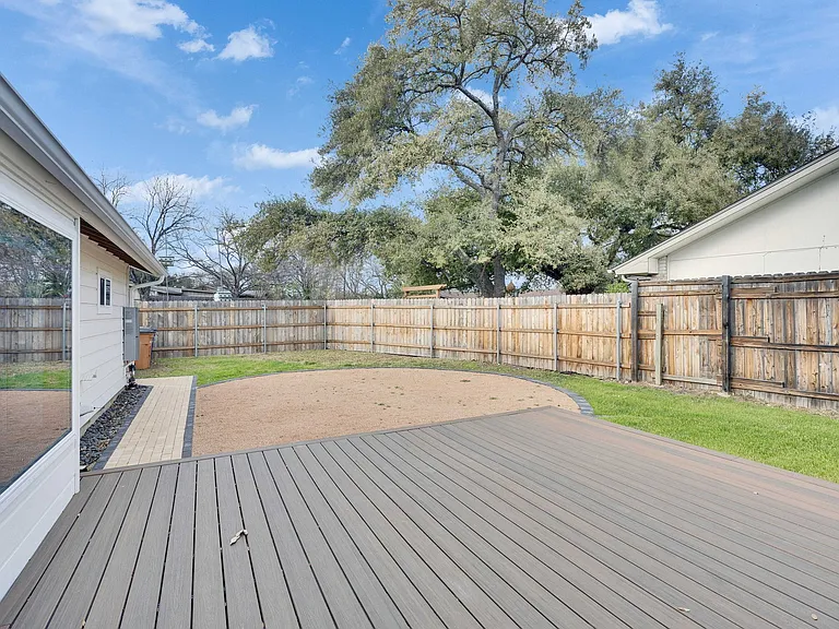 7709 Shoal Creek Blvd — Photo 21