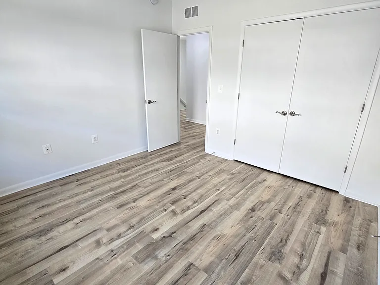 44812 Tiverton Sq — Photo 15