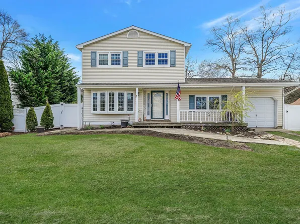 62 Birch Street, Lake Grove, NY 11755