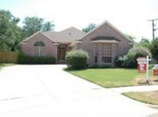 201 Devonshire Dr, Grand Prairie, TX 75052