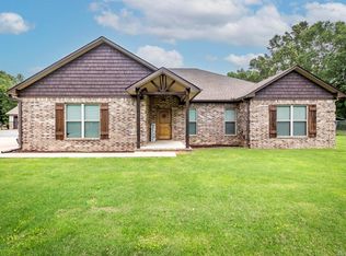 11 Shamrock Ln, Vilonia, AR 72173