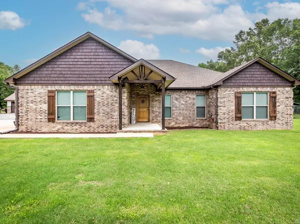 11 Shamrock Ln, Vilonia, AR 72173