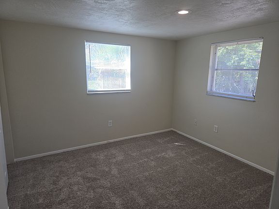 5th image of 7408 Country Club Dr