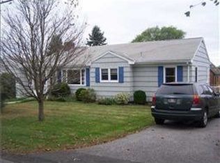 467 Wolcott Ave, Middletown, RI 02842