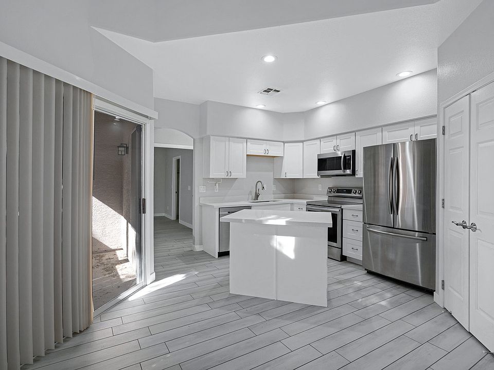 1st image of 500 N Roosevelt Ave Unit 21