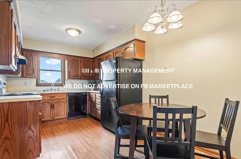 1102 Jeff Cir — Photo 10