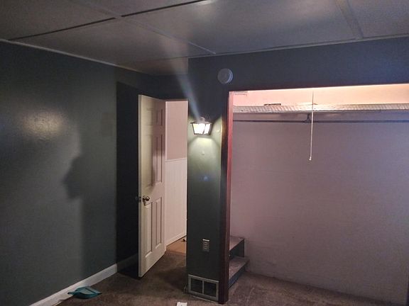 3rd image of 7806 Vineyard Ave