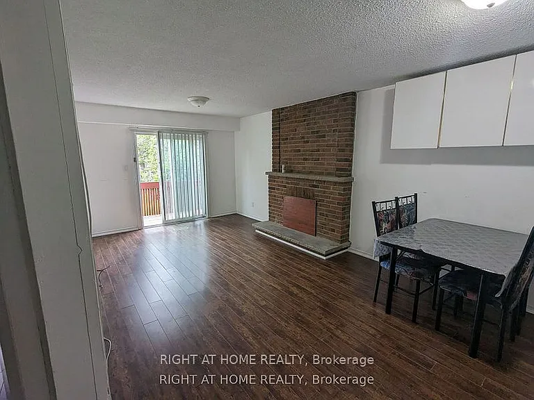 877 Thistle Down Cir #LOWER — Photo 2