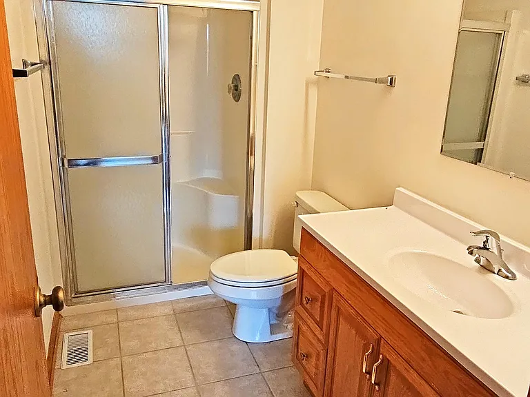 1600 Schubert Dr — Photo 10