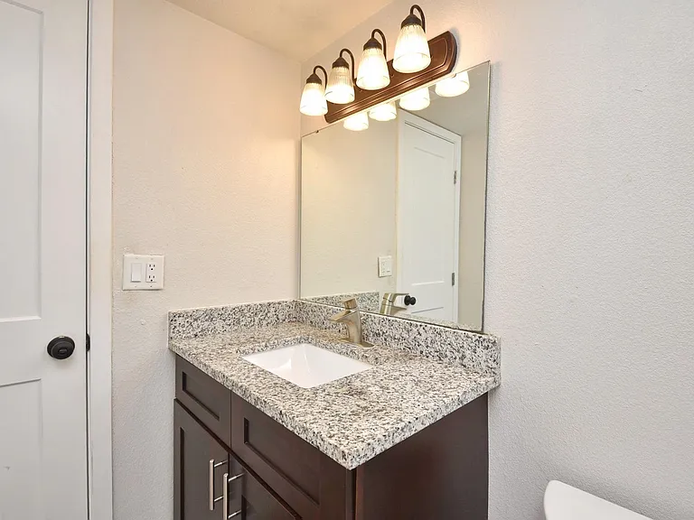221 Moyses Rd #221 — Photo 5