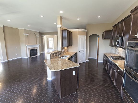5th image of 1351 Golf Club Dr