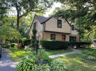 0S718 Winfield Rd, Winfield, IL 60190