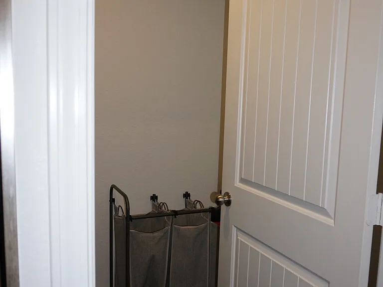 1487 Meadows Dr — Photo 25