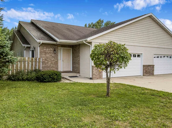 1505 Broadway St, Prairie Du Sac, WI 53578
