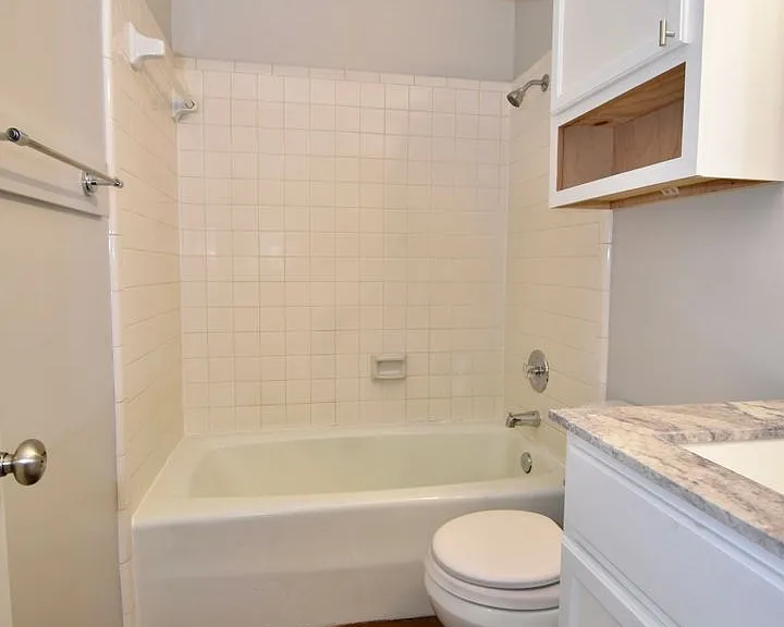 622 Center St — Photo 10