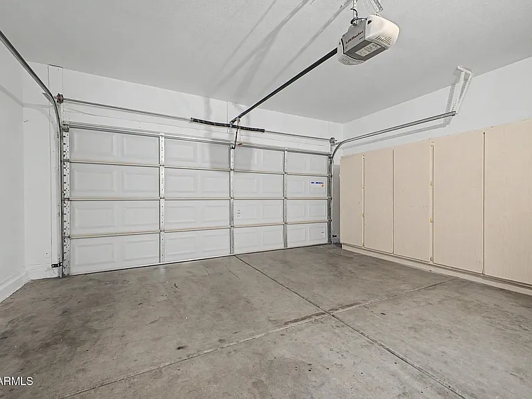 8868 W Laurel Ln — Photo 18